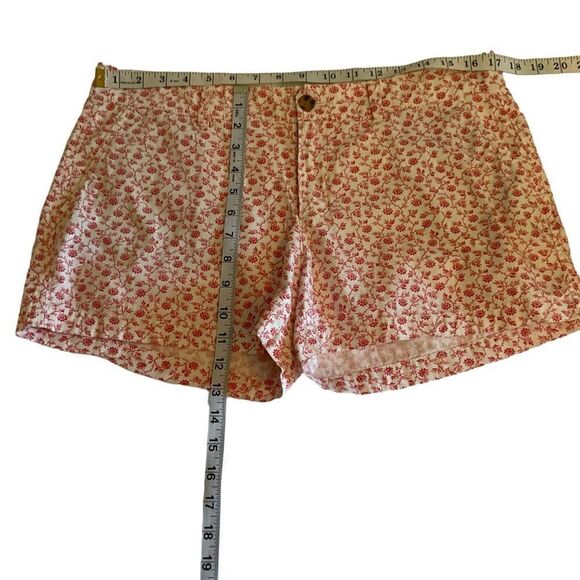 Old Navy Shorts Casual Zipper Button Closure White Red Floral Pockets Women 10 - Picture 4 of 9
